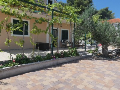 Apartment Two bedroom apartment with terrace and sea view Mirca, Brač A-2854-a - Outdoor photo 12