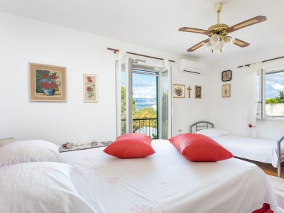 Apartment Two bedroom apartment with terrace and sea view Mirca, Brač A-2854-a - Outdoor photo 24