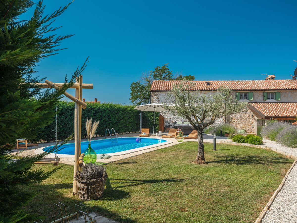 Holiday house Two bedroom house with terrace Cerion, Central Istria - Središnja Istra K-16332 - Outdoor photo 2