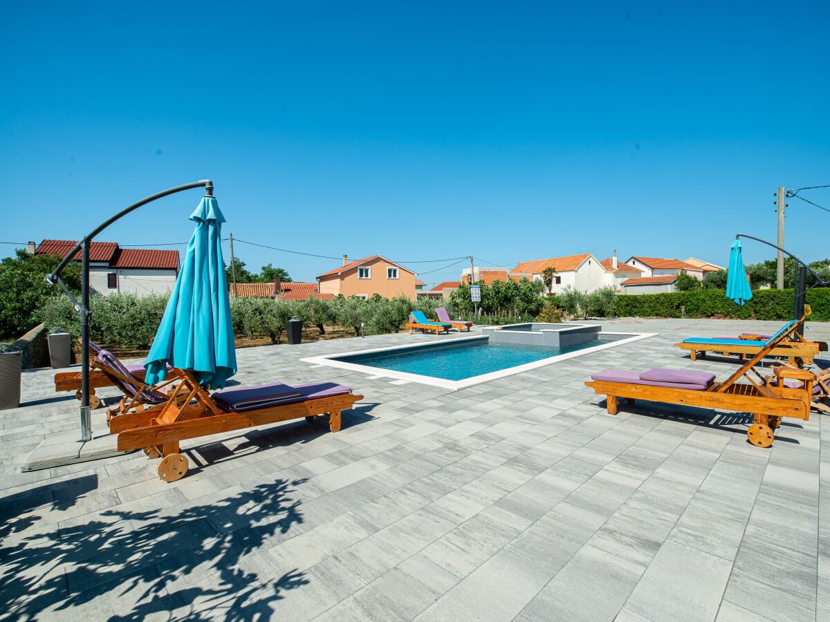Apartment Two bedroom apartment with terrace Privlaka, Zadar A-5762-c - Outdoor photo 4