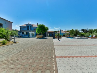 Apartment Two bedroom apartment with terrace Privlaka, Zadar A-5762-c - Outdoor photo 11