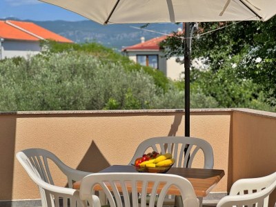 Apartment One bedroom apartment with terrace and sea view Šilo, Krk A-18692-a in Silo - Apartment