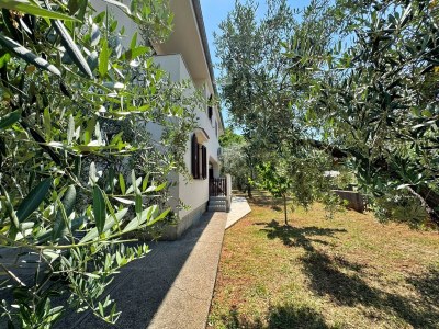 Apartment One bedroom apartment with terrace and sea view Šilo, Krk A-18692-a - Outdoor photo 4