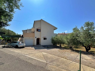 Apartment One bedroom apartment with terrace and sea view Šilo, Krk A-18692-a - Outdoor photo 7
