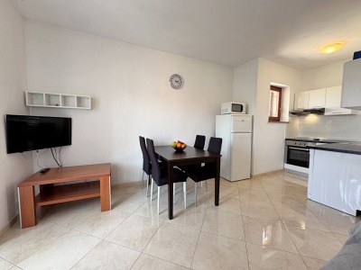 Apartment One bedroom apartment with terrace and sea view Šilo, Krk A-18692-a - Outdoor photo 10