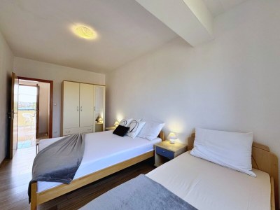 Apartment One bedroom apartment with terrace and sea view Šilo, Krk A-18692-a - Outdoor photo 14