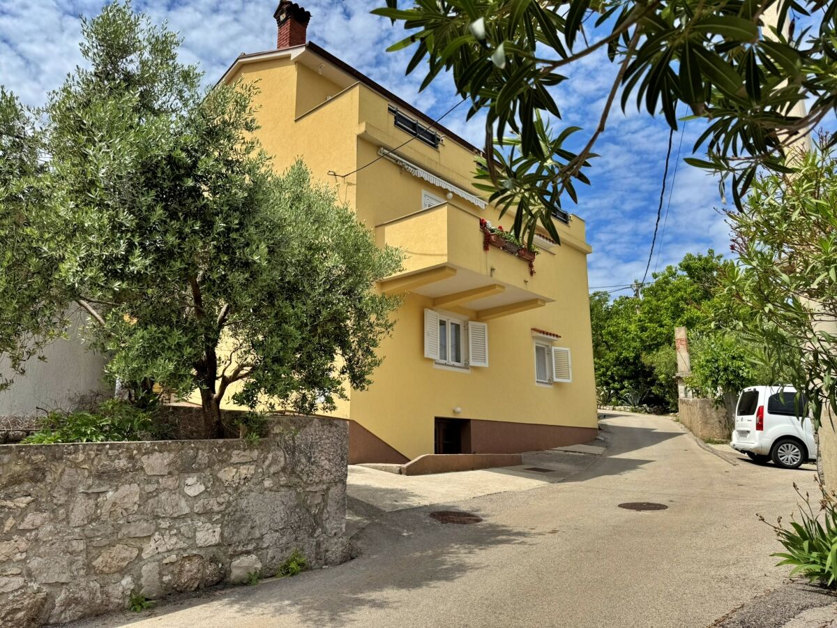 Apartment Two bedroom apartment with terrace Šilo, Krk A-18715-a - Outdoor photo 2