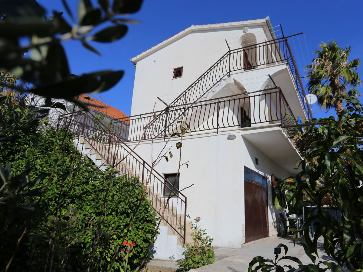 Apartment Two bedroom apartment near beach Rogoznica A-10338-a - Outdoor photo 2