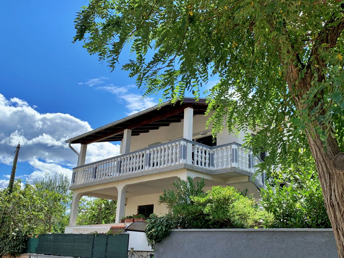 Apartment One bedroom apartment with terrace and sea view Šilo, Krk A-18756-a - Outdoor photo 3