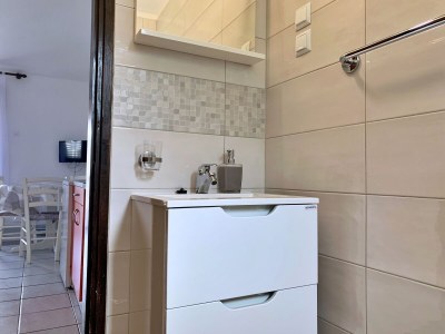 Apartment One bedroom apartment with terrace and sea view Šilo, Krk A-18756-a - Outdoor photo 24