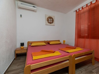 Apartment Two bedroom apartment with terrace and sea view Stanići, Omiš A-20107-c - Outdoor photo 15