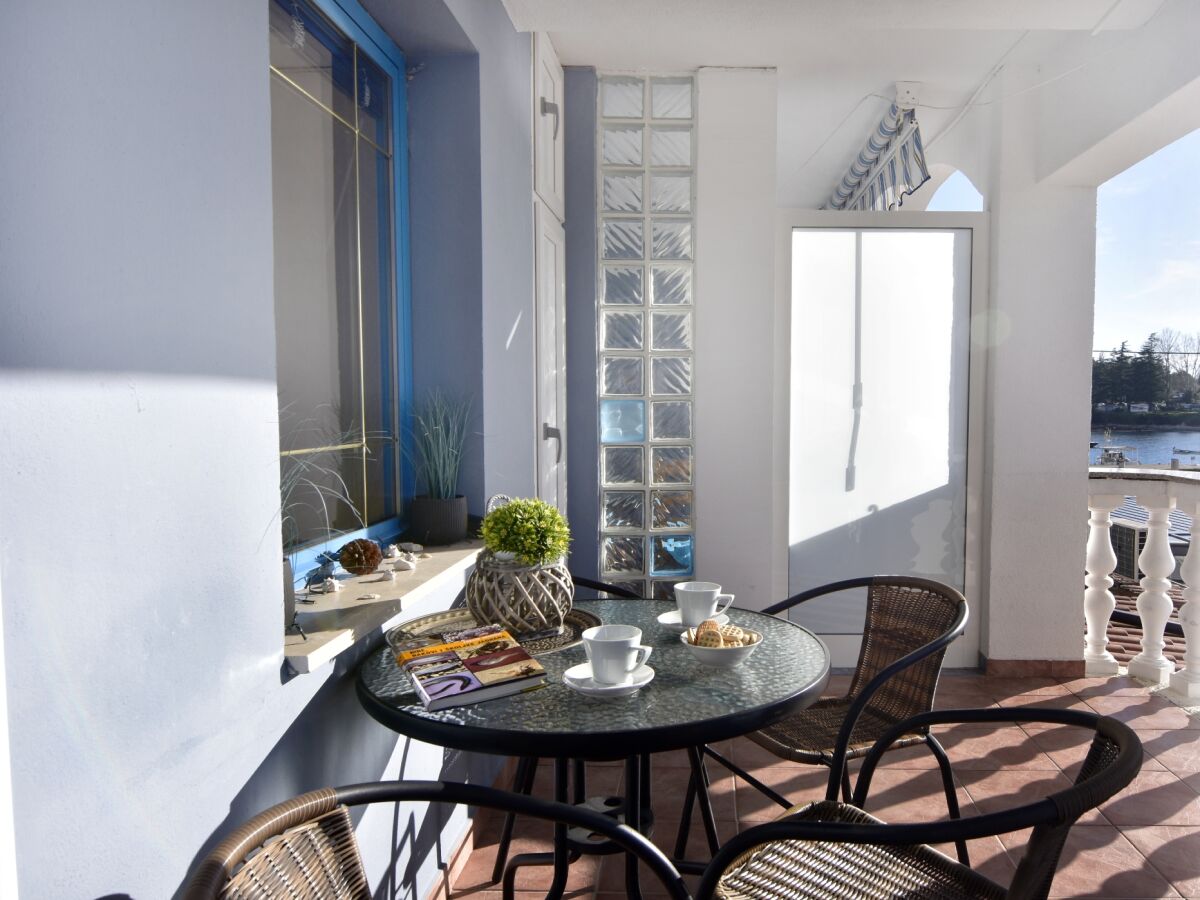 Apartment One bedroom apartment with terrace and sea view Savudrija, Umag A-20295-a