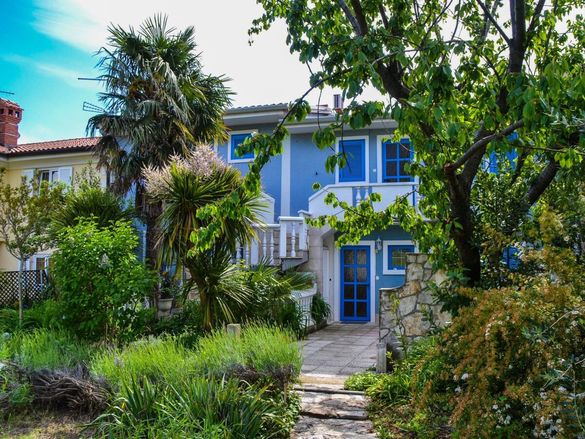 Apartment One bedroom apartment with terrace and sea view Savudrija, Umag A-20295-a - Outdoor photo 5