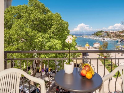 Apartment One bedroom apartment with balcony and sea view Malinska, Krk A-23583-a in Malinska - Apartment