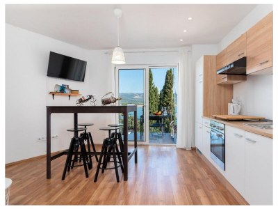 Apartment Two bedroom apartment with terrace and sea view Mastrinka, Čiovo A-23984-a in Trogir - Apartment