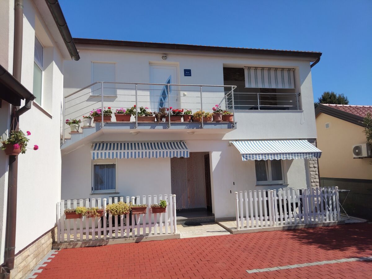 Holiday room with air-conditioning Medulin S-24576-a - Outdoor photo 3