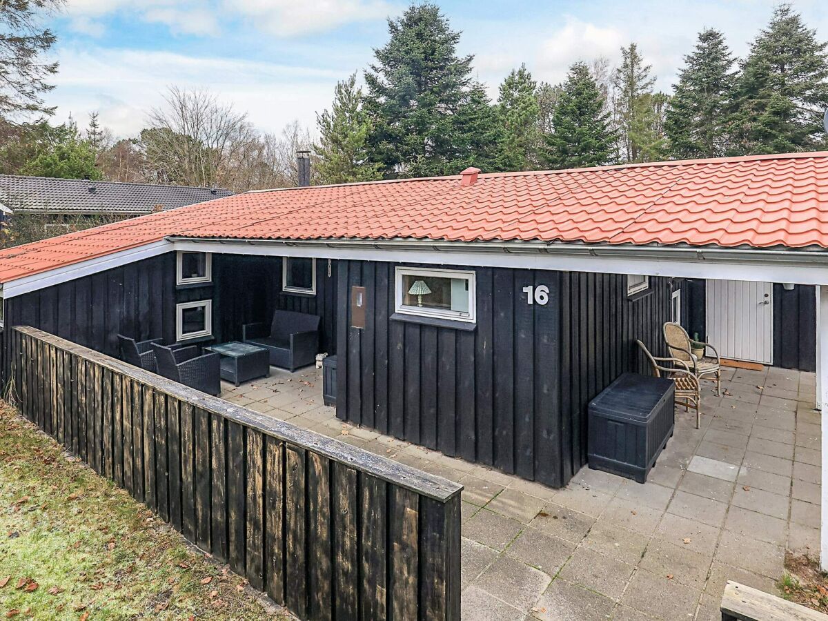 Holiday house Coastal Cabin with a Hot Tub