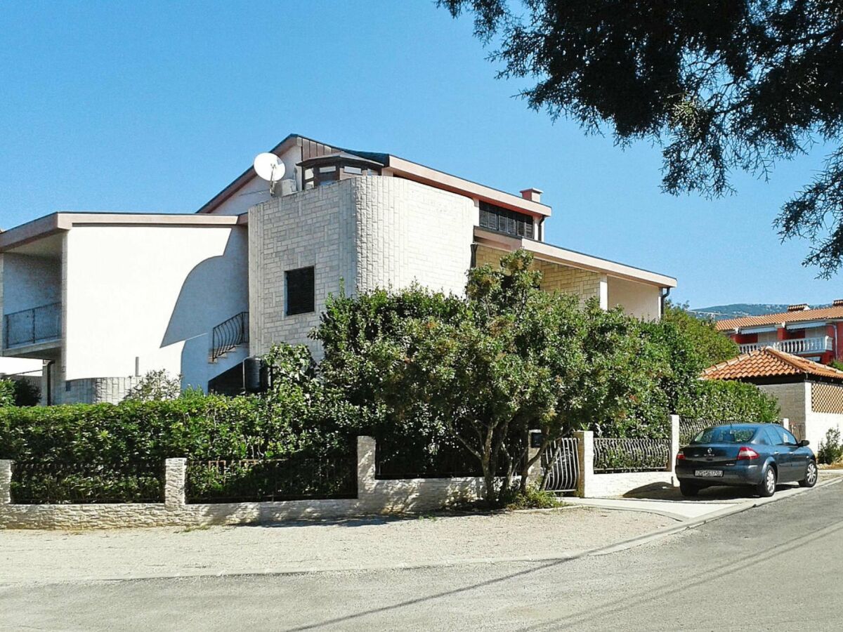 Holiday park Wohnung in Jadranovo mit Garten