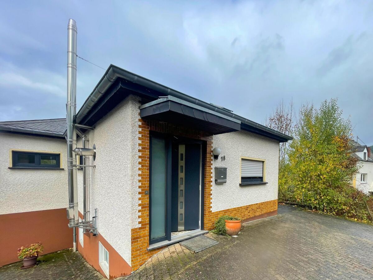 Holiday house Holiday Home in Birresborn with balcony