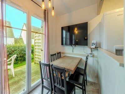 Apartment Holiday apartment near the coast - Features photo 9