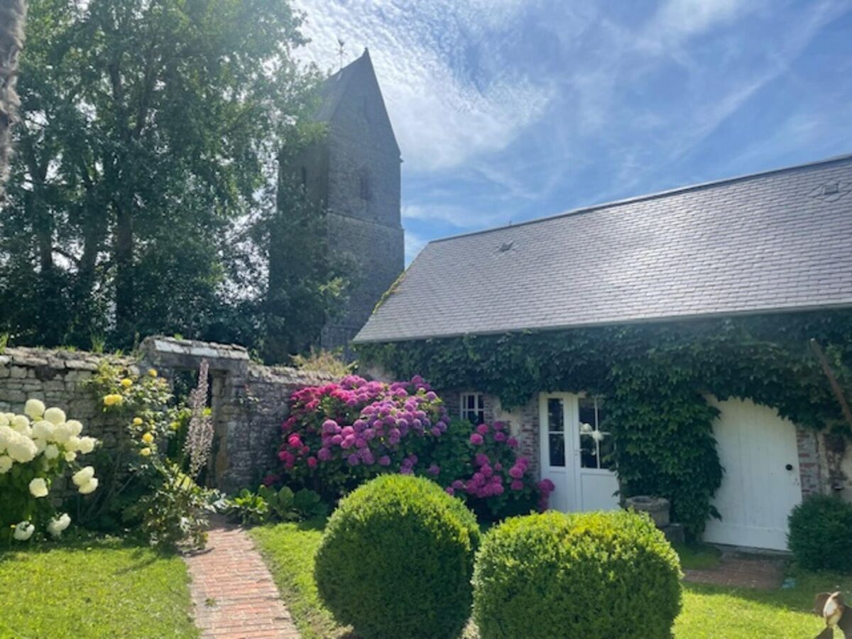 Holiday house Holiday home in Houtteville with garden - Outdoor photo 2