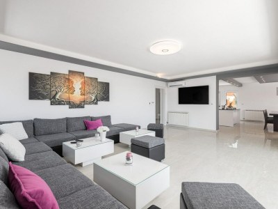 Villa Aesthetic villa with private pool - Features photo 35