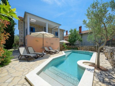 Villa Hübsche Villa mit Balkon in Baderna - Villa