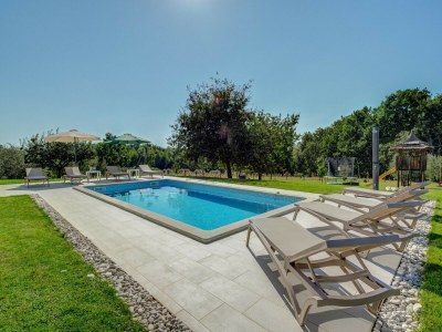 Villa Villa in Srebrnići mit Pool am Marea Strand - Outdoor photo 6