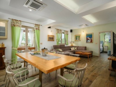 Villa Villa in Srebrnići mit Pool am Marea Strand - Features photo 21