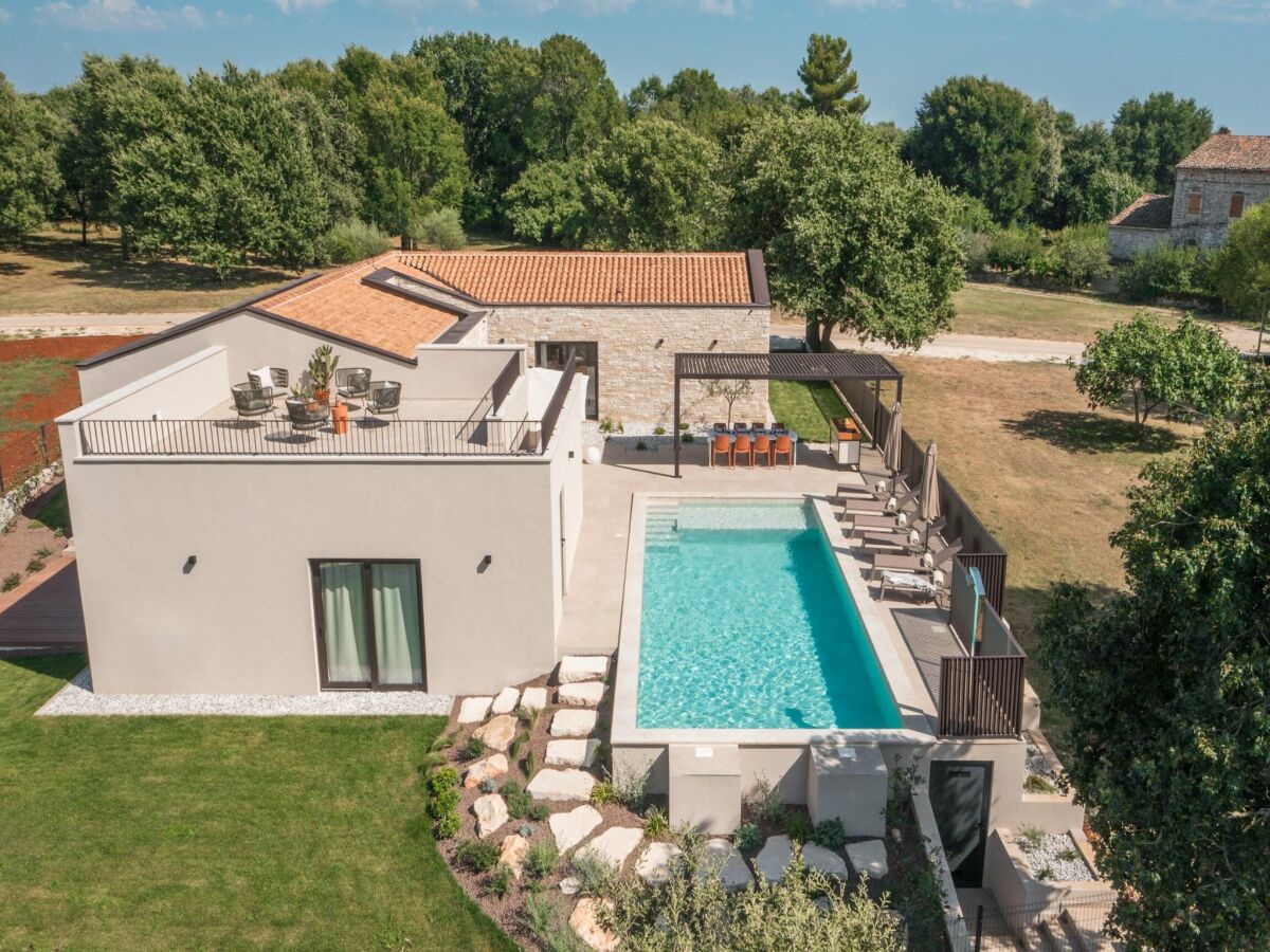 Villa Luxusvilla in Tar mit Aussicht