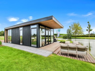 Holiday house Stilvolles Ferienhaus mit Gartenfläche - Holiday house