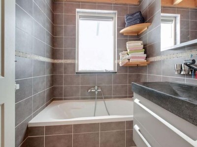 Bungalow Terrace Apartment with Lush Garden - Features photo 21