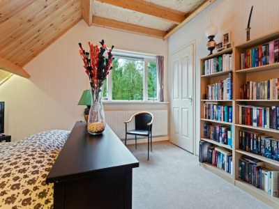 Bungalow Terrace Apartment with Lush Garden - Features photo 23