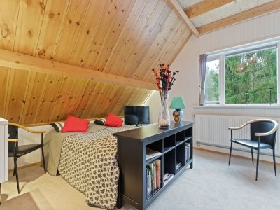 Bungalow Terrace Apartment with Lush Garden - Features photo 25