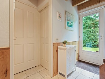 Bungalow Terrace Apartment with Lush Garden - Features photo 27