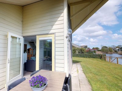 Holiday house In Kortgene by the water - Outdoor photo 3