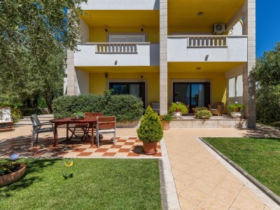 Apartment Two bedroom apartment with terrace and sea view Duće, Omiš A-2778-c in Omis - Apartment