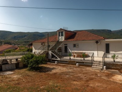 Apartment Two bedroom apartment with terrace Jelsa, Hvar A-134-c - Outdoor photo 12