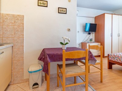 Apartment Two bedroom apartment with terrace Jelsa, Hvar A-134-c - Outdoor photo 24