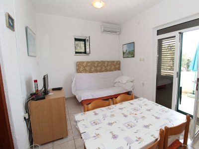 Apartment One bedroom apartment near beach Mandre, Pag A-4084-d - Outdoor photo 12