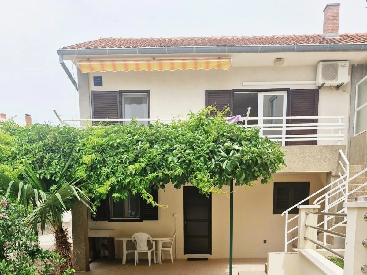 Apartment Two bedroom apartment near beach Žaborić, Šibenik A-6097-b