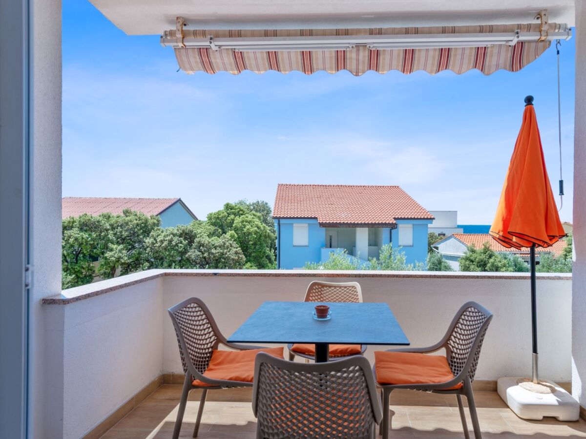 Apartment One bedroom apartment with terrace Mandre, Pag A-6418-d