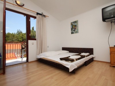 Apartment One bedroom apartment with balcony and sea view Starigrad, Paklenica A-6431-b - Outdoor photo 14