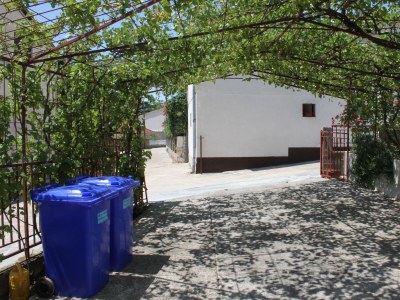 Apartment Studio flat with balcony and sea view Starigrad, Paklenica AS-6431-b - Outdoor photo 11