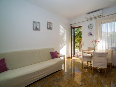 Apartment Two bedroom apartment with terrace Poreč A-6984-a - Outdoor photo 10