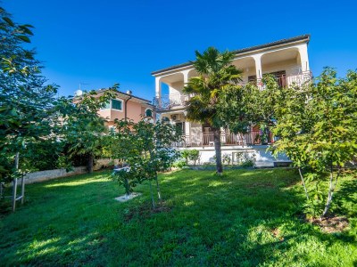 Apartment One bedroom apartment with terrace Poreč A-6984-b - Outdoor photo 4