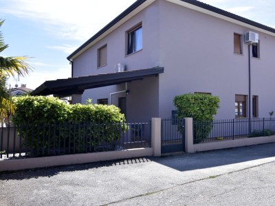 Apartment One bedroom apartment with terrace Umag A-21070-a - Outdoor photo 3