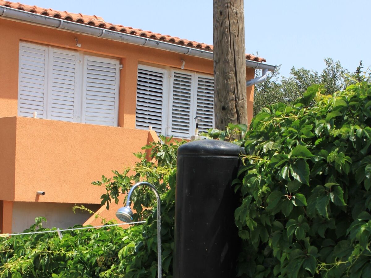 Apartment Two bedroom apartment near beach Tkon, Pašman A-8297-a - Outdoor photo 5