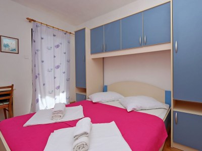 Apartment Two bedroom apartment with terrace and sea view Lopar, Rab A-21808-a - Outdoor photo 16