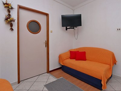 Apartment Two bedroom apartment with balcony and sea view Lopar, Rab A-21808-b - Outdoor photo 8